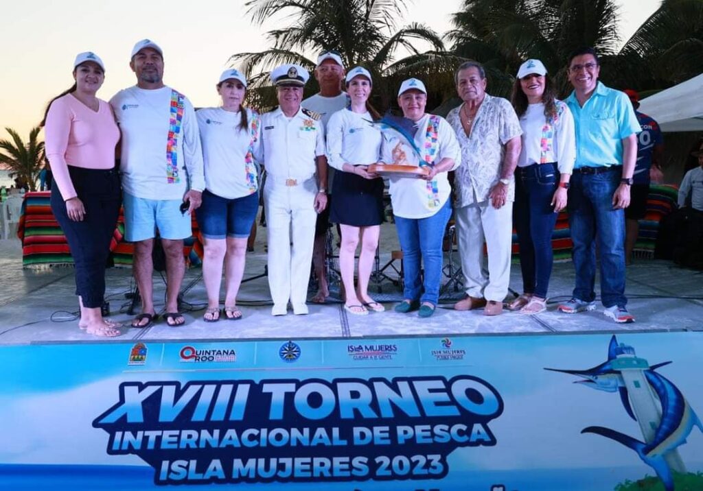 Premian a ganadores del torneo de pesca “Cosme Alberto Martínez Magaña” de Isla Mujeres