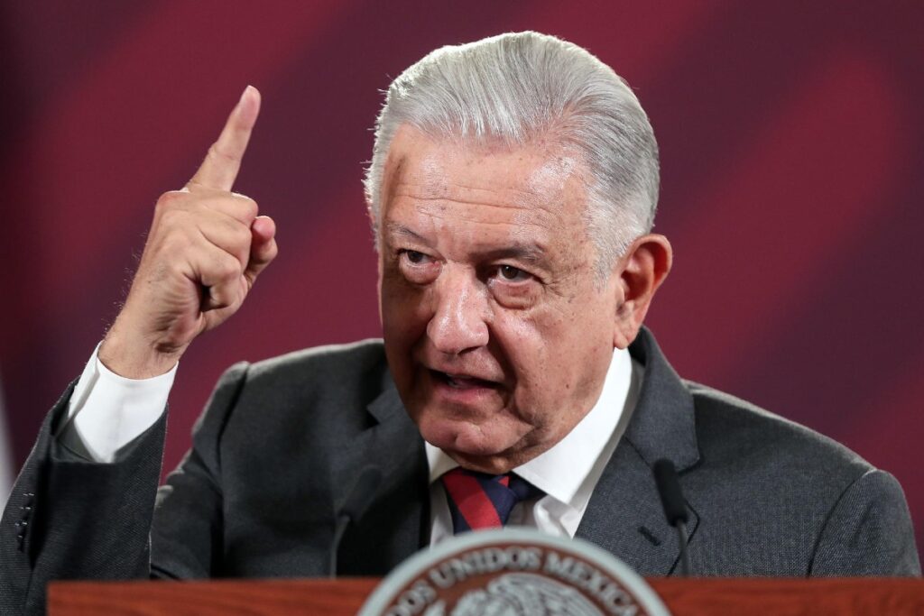 AMLO expone lista de PRIVILEGIOS de los ministros de la SCJN