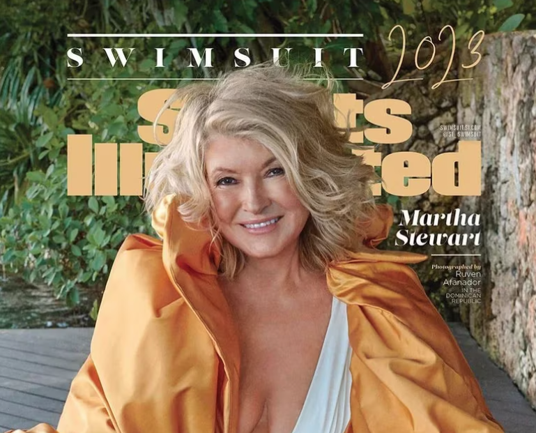 ¡A sus 81 años! Posa Martha Stewart en traje de baño para portada de "Sports Illustrated"