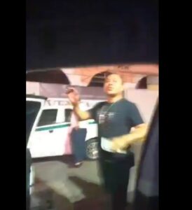 Taxistas de Cancún agreden a operador de Uber y lo amenazan de muerte 