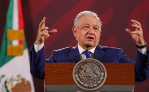 AMLO asegura que eleccion del candidato de oposicion es simulacion 1