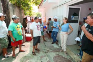 Atenea Gomez visita a pescadores en marco del Dia del Padre 2