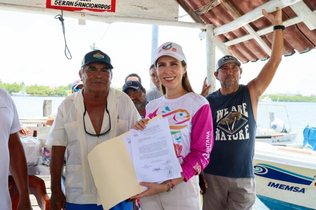 Atenea Gómez visita a pescadores en marco del Día del Padre