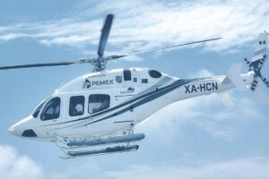 Helicoptero que llevaba trabajadores de Pemex cae en aguas de Campeche