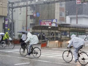 Japon pide evacuar a miles de habitantes por fuertes lluvias 1