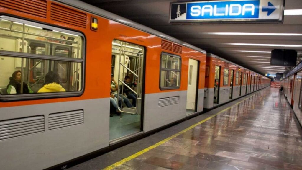 Pelea campal en metro de la CDMX (VIDEO)