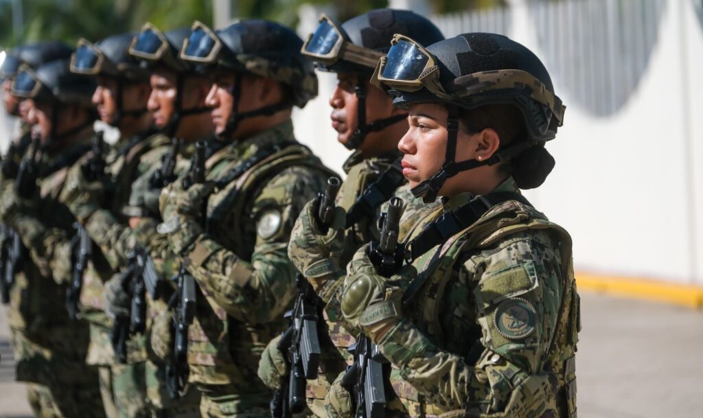 Quintana Roo reconoce labor de hombres y mujeres de la Marina