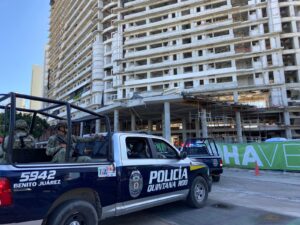 Ejecutan con tiro de gracia a trabajador en obra en Puerto Cancún