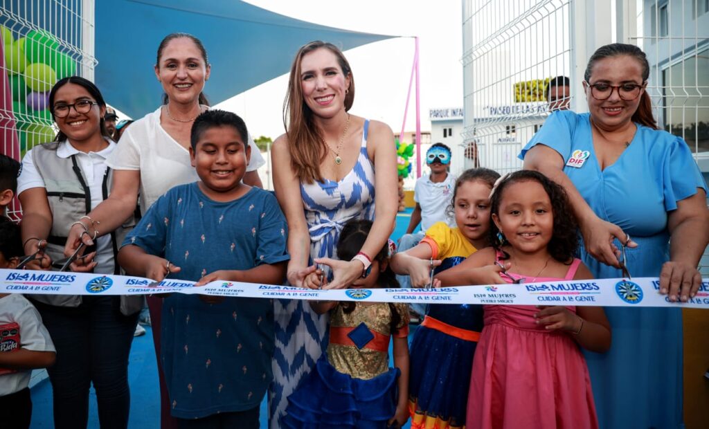 Inaugura Atenea Gómez el parque infantil "Paseo de las Aves" en Isla Mujeres