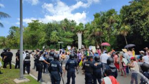 Manifestantes exigen soluciones en colonias irregulares de Cancún