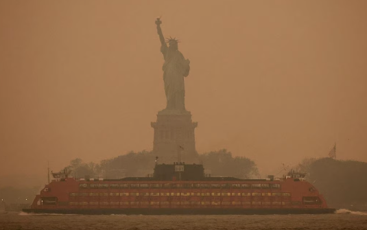 ¡Alerta en EE.UU.! Incendios procedentes de Canadá oscurece con humo a Nueva York