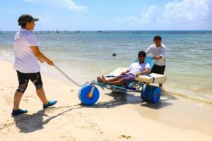 Inauguran playa inclusiva "Pelícanos" en Playa del Carmen con certificaciones Blue Flag y Platino