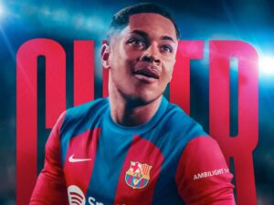 Barcelona anuncia fichaje de Vitor Roque