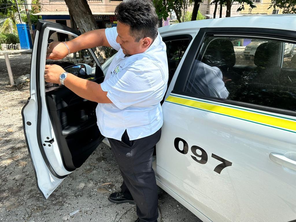 IMOVEQROO continúa con campaña para retiro de polarizados en el transporte público