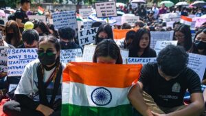 Indigna agresión en India: 2 mujeres fueron obligadas a caminar desnudas en la calle