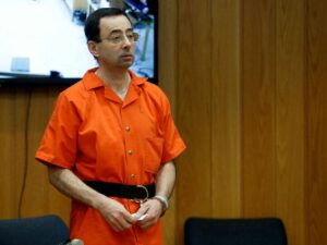 Larry Nassar ex medico abusador de gimnasta fue apunalado en prision