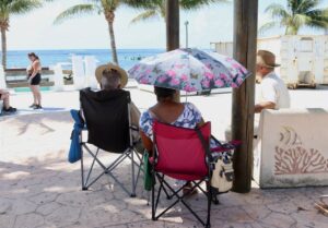 Piden a habitantes de Puerto Morelos cuidarse ante la canicula 3