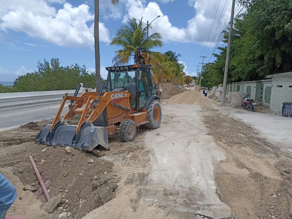 Trabajos para modernizar infraestructura sanitaria en Cozumel.