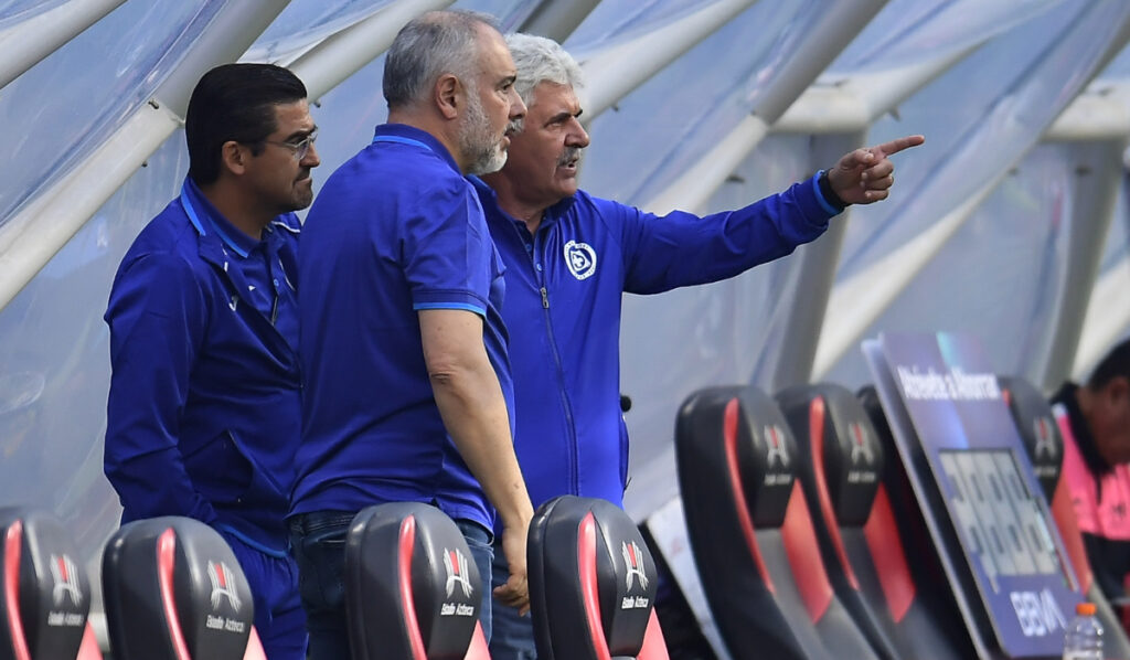 Tuca Ferretti tendría horas contadas en Cruz Azul