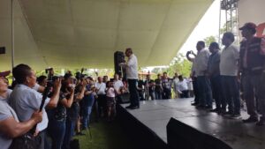 Adán Augusto visita el sur de Quintana Roo; destaca desarrollo por Tren Maya