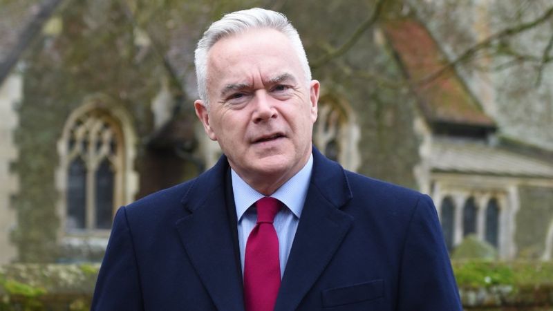 Huw Edwards, presentador de BBC, en medio de escándalo por fotos explícitas