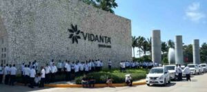 Taxistas agreden a transportista en hotel Vidanta