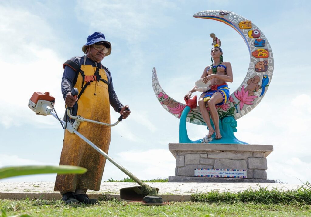 Atenea Gómez embellece Punta Sur, en Isla Mujeres