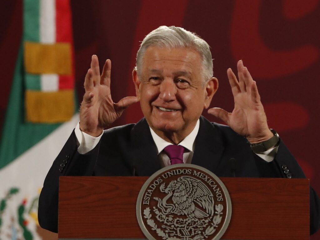 AMLO anuncia nueva reforma electoral; reclama costo de elecciones