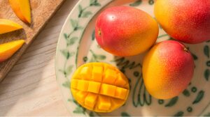 Beneficios del Mango: la fruta que previene la osteoporosis y fortalece los huesos