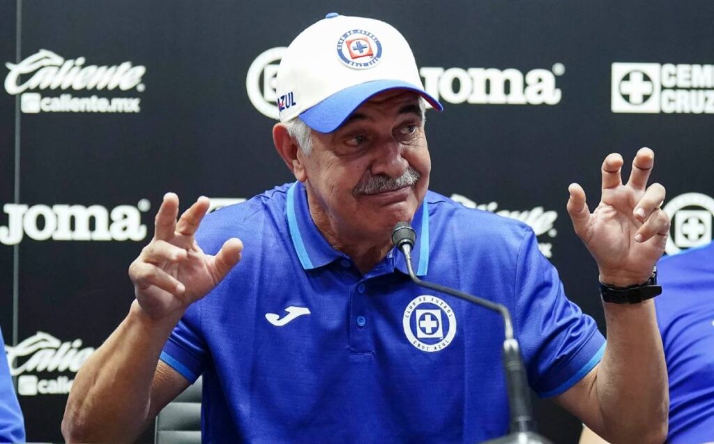 Cruz Azul despide a Ricardo “Tuca” Ferretti como su DT