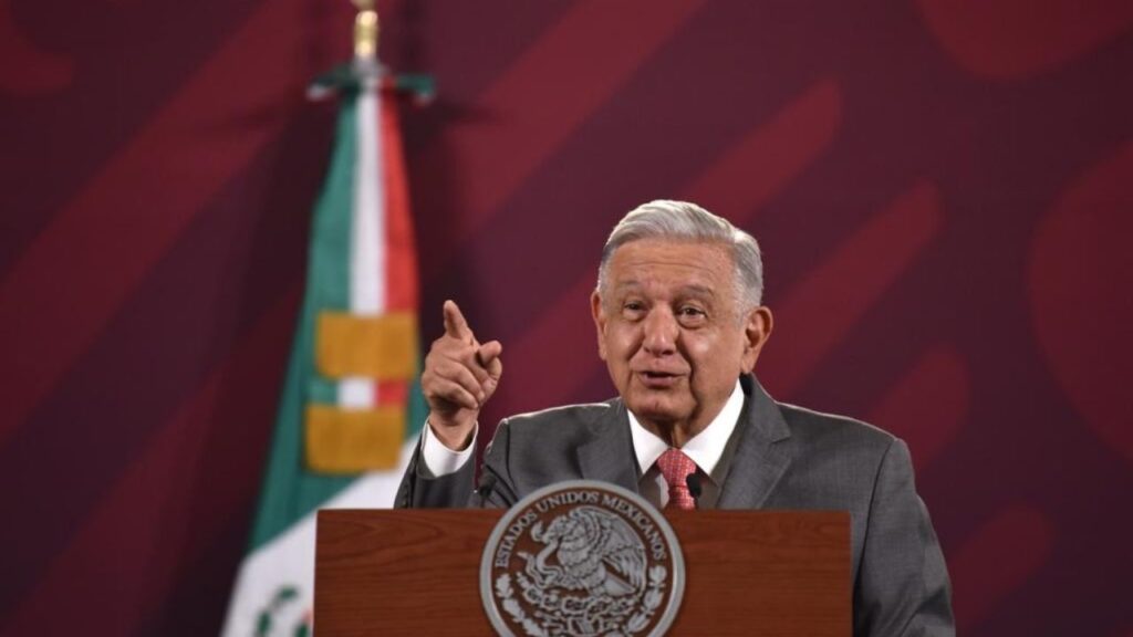 Habrá conferencias vespertinas de la SEP por Libros de Textos: AMLO