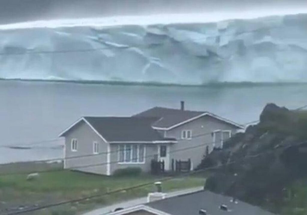 Iceberg llega a la isla canadiense de Terranova (VIDEO)