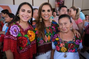 Mara Lezama entrega y pone en marcha Artesanas del Bienestar en Felipe Carrillo Puerto 1