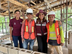 Mara Lezama supervisa obras en el tema de educacion 4