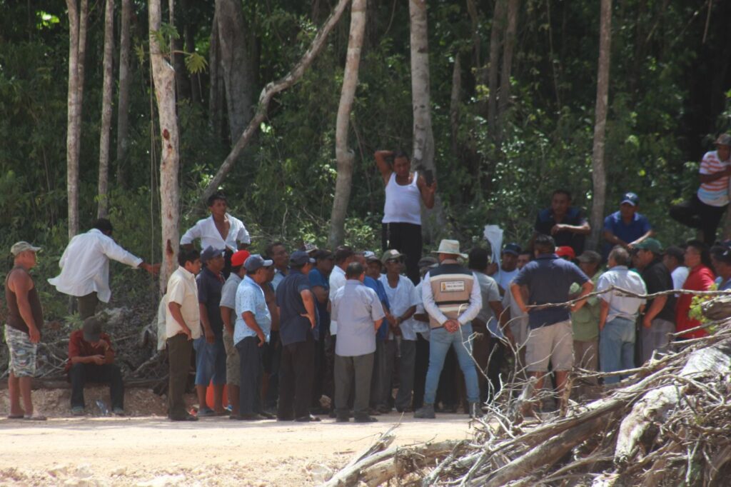 Tres días de bloqueo en Carillo Puerto en banco de material de Tren Maya