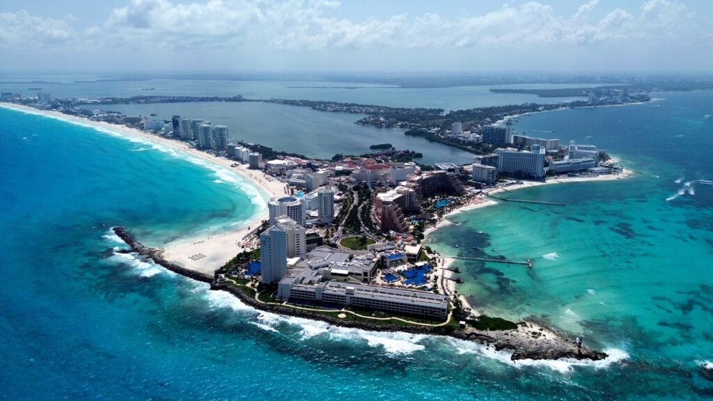 Aumenta en un 13.7% a afluencia de turistas en destinos de Quintana Roo