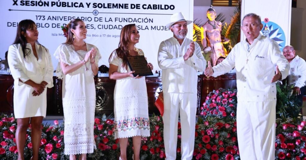 Celebran 173 Aniversario de la Fundación de Isla Mujeres