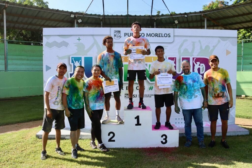 60 jóvenes y niños, participantes en carrera de colores de Leona Vicario