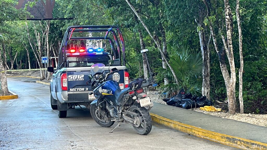 Hallan cuerpo desmembrado y embolsado en fraccionamiento Aloja, Cancún 