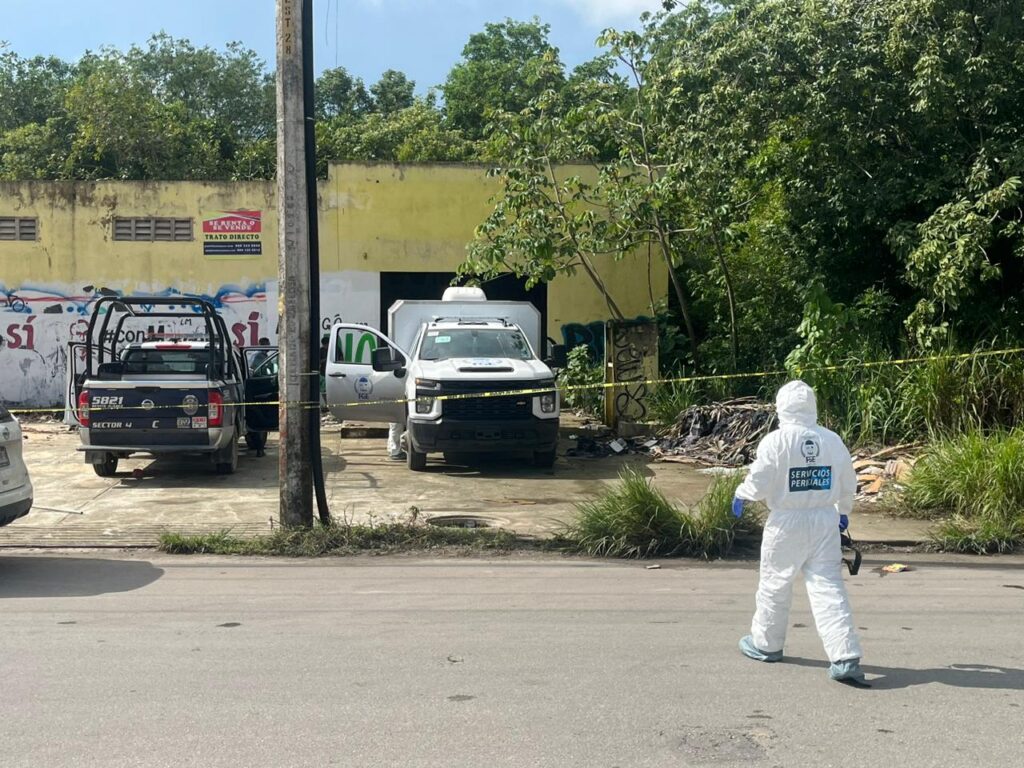 Hallan cuerpo putrefacto de una mujer en la SM 105 de Cancún