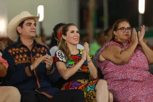 Atenea Gomez celebra Fiesta Mexicana en Ciudad Mujeres 4