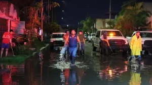 Cae en Jalisco la tormenta mas fuerte de la temporada y genera caos.