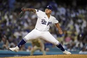 Julio Urias colocado por Grandes Ligas con licencia administrativa