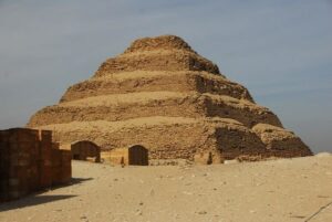 Esta es la primer pirámide del mundo