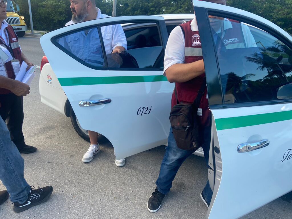 Realizan operativo a transporte en Cancún; retiran polarizado e infraccionan a conductores 