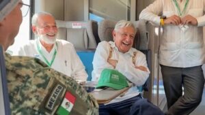  Tren Maya: Así fue el recorrido de AMLO de Campeche a Cancún (VIDEO) 