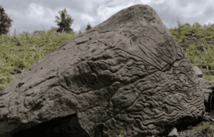 Descubren en Colima un antiguo mapa en una roca de más de dos mil años