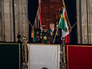 “Que mueran la corrupción”: Así fue el Grito de Independencia de AMLO