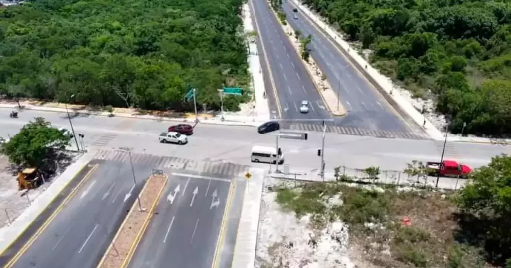 ¿Carretera chueca? Este diseño poco común se encuentra en Playa del Carmen