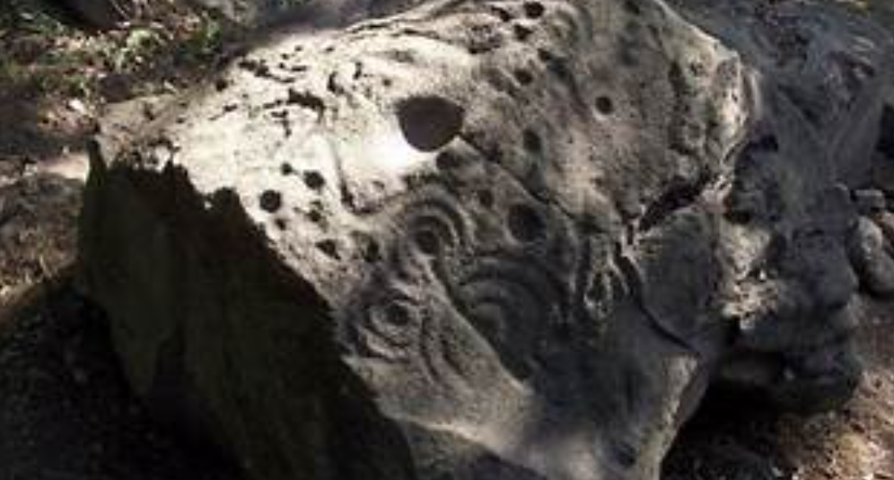 Descubren en Colima un antiguo mapa en una roca de más de dos mil años